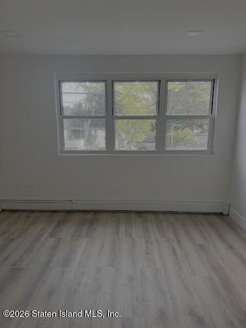 1k-17 Old Town Road, Staten Island, NY, 10305 | Card Image