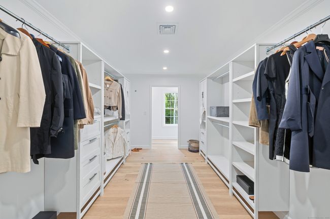 148 W Hills Rd, House other with 5 bedrooms, 5 bathrooms and null parking in New Canaan CT | Image 22