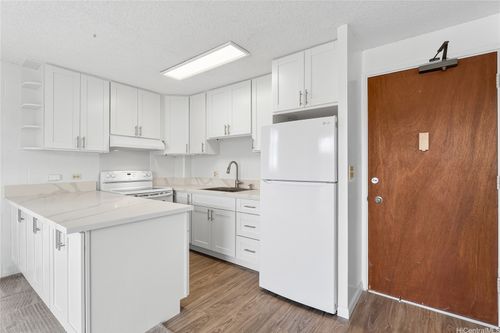 1106-737 Olokele Ave, Honolulu, HI, 96816-1061 | Card Image