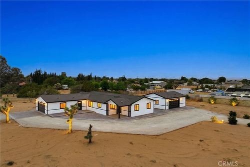 4009 W Avenue K8, Quartz Hill, CA, 93536-5005 | Card Image
