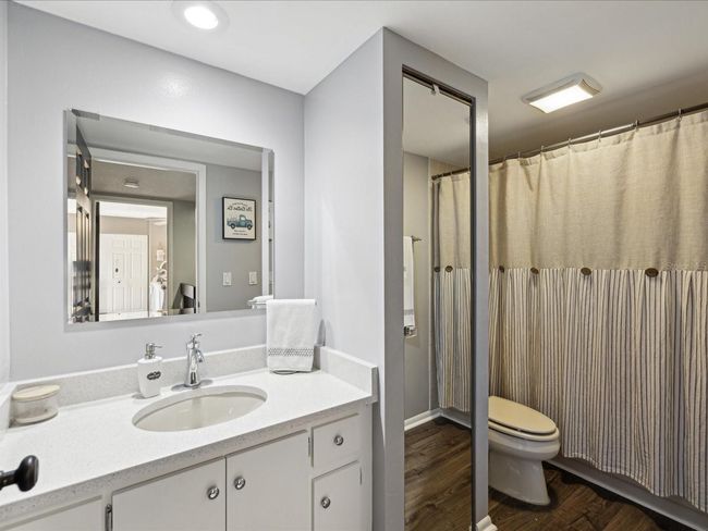 Bathroom 2 | Image 18