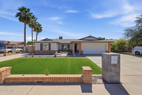 2109 W Oraibi Dr, Phoenix, AZ, 85027-4115 | Card Image