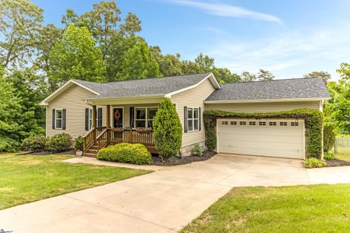 134 Emma St, Greenville, SC, 29609-1981 | Card Image