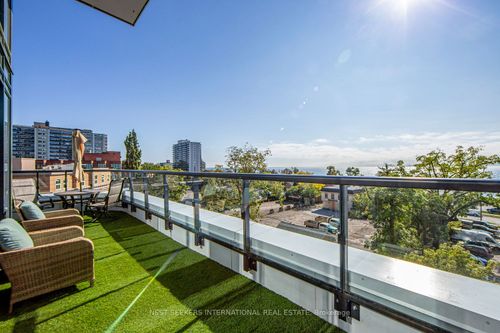 403-370 Martha St, Burlington, ON, L7R0G9 | Card Image