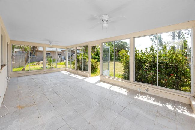 11465 7 Th St E, House other with 2 bedrooms, 2 bathrooms and null parking in Treasure Island FL | Image 36