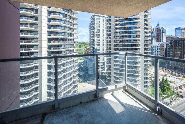 1305 - 650 10 St Sw, Condo with 2 bedrooms, 2 bathrooms and 1 parking in Calgary AB | Image 25
