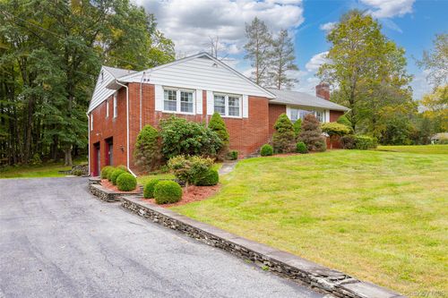290 Old Hopewell Rd, Wappingers Falls, NY, 12590-4432 | Card Image