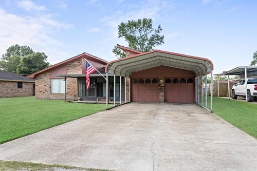 15 Finwick Dr, Orange, TX, 77632-8927 | Card Image