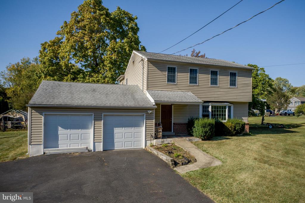 Cardinal Rd, Chalfont, PA 18914