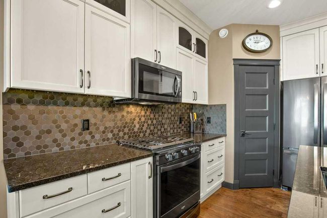 131 Cedar Square, House other with 5 bedrooms, 4 bathrooms and 7 parking in Blackfalds AB | Image 24