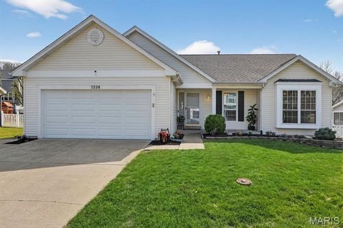 5228 Seasonbrooks Ln, Imperial, MO, 63052-4013 | Card Image