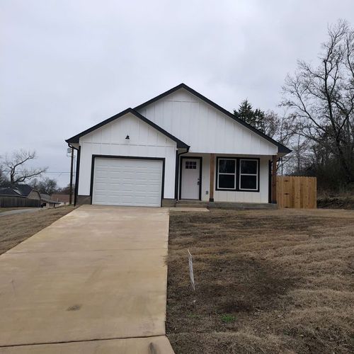 700 W Parnell St, Denison, TX, 75020-2013 | Card Image