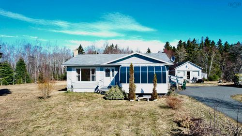 6221 Seaside Dr, Gardiner Mines, NS, B1H5K4 | Card Image