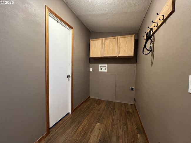 32415 E Loop Rd, House other with 3 bedrooms, 2 bathrooms and null parking in Hermiston OR | Image 25
