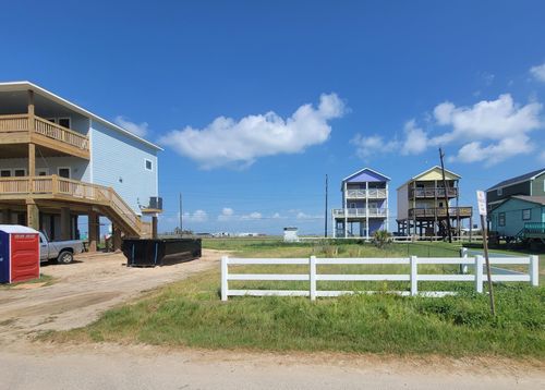 17410 Bristow Dr, Galveston, TX, 77554-8668 | Card Image