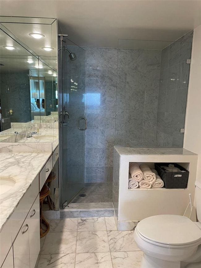 APT-2705 - 1370 S Ocean Blvd, Condo with 2 bedrooms, 2 bathrooms and null parking in Pompano Beach FL | Image 20