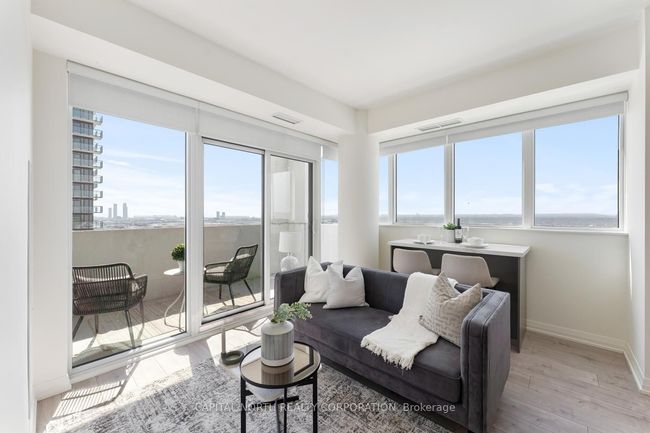1718 - 9000 Jane St, Condo with 2 bedrooms, 2 bathrooms and 1 parking in Concord ON | Image 16