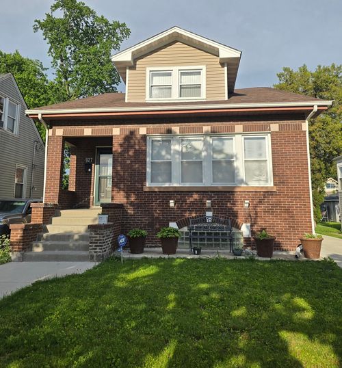 927 24th Ave, Bellwood, IL, 60104-2512 | Card Image