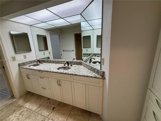 APT-9 - 6041 Se Landing Way, Condo with 3 bedrooms, 2 bathrooms and null parking in Stuart FL | Image 28