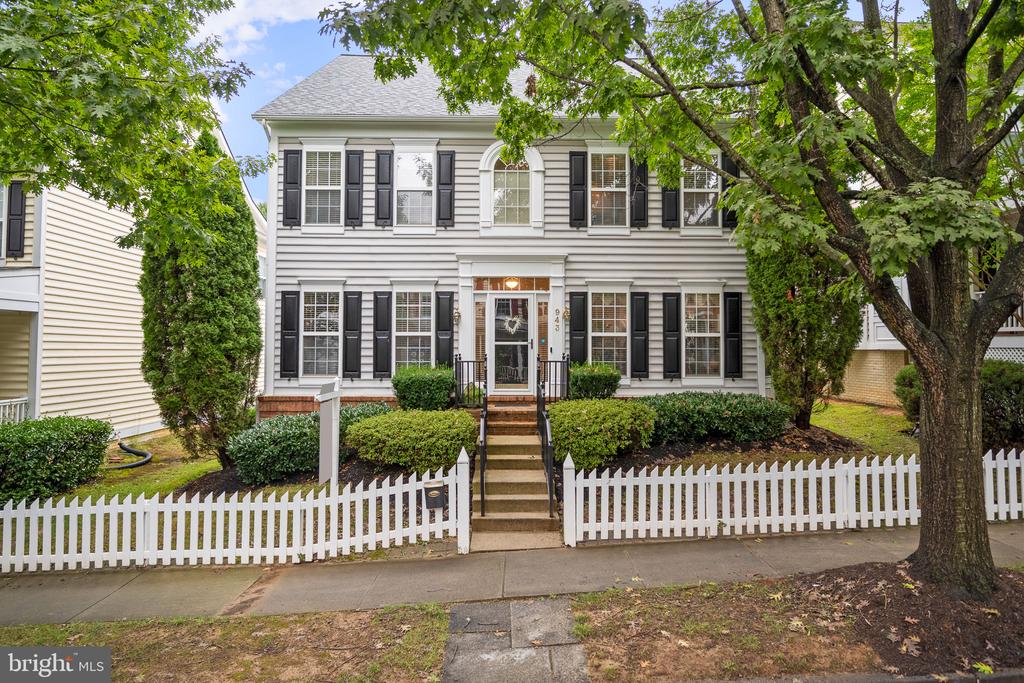 Featherstone St, Gaithersburg, MD 20878