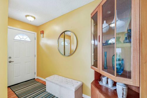 41-999 Canyon Meadows Dr Sw, Calgary, AB, T2W2S6 | Card Image