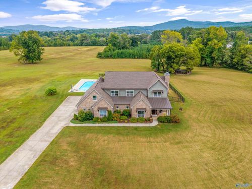 329 Sharps Cove Rd, Gurley, AL, 35748-8559 | Card Image