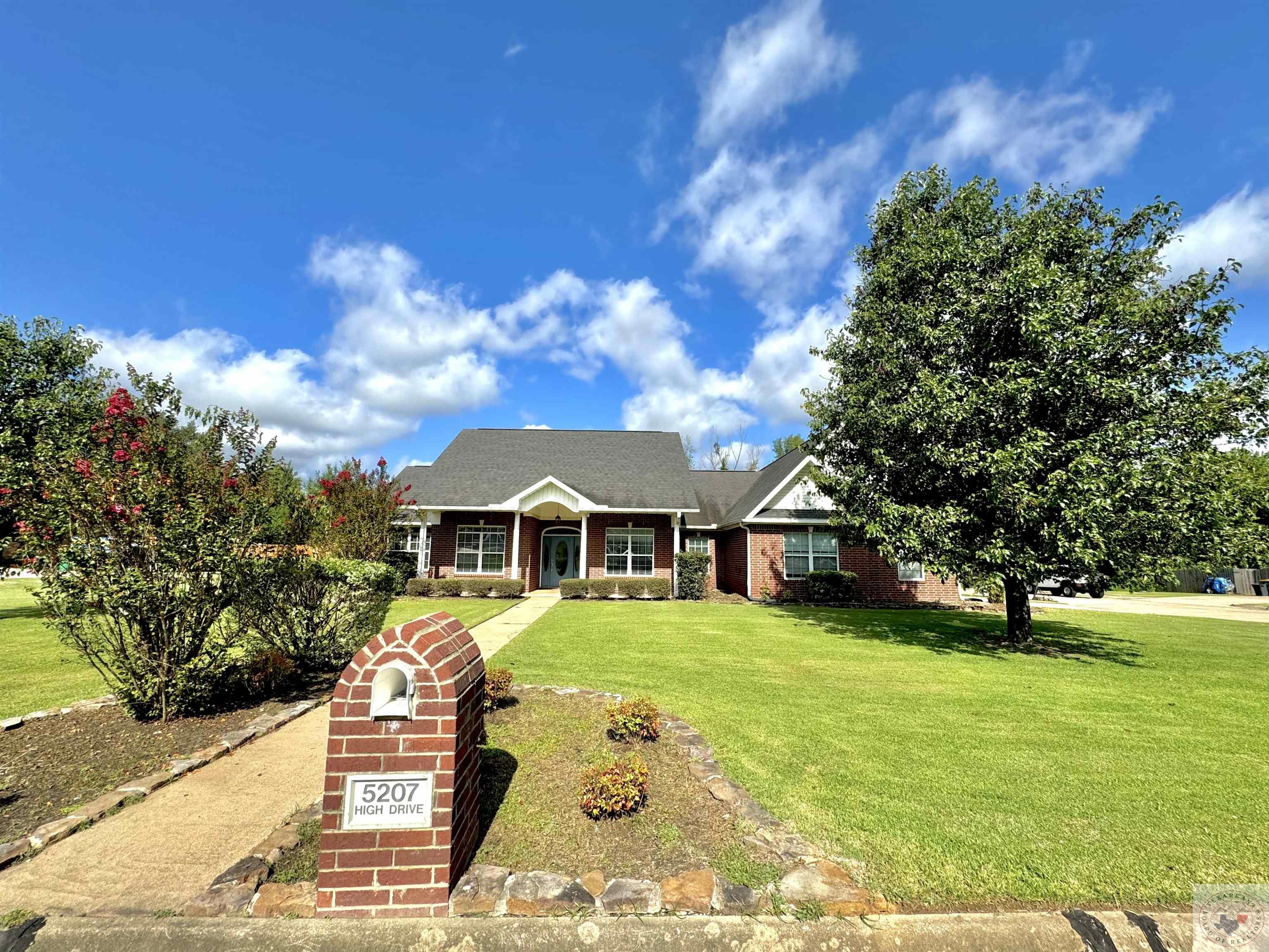 High Dr, Texarkana, TX 75503