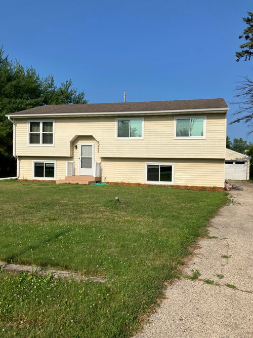 10525 3rd Ave, Pleasant Prairie, WI, 53158-5102 | Card Image