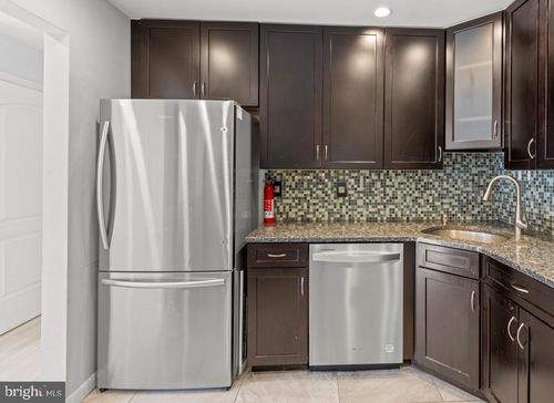 81 Willow Ct, HAMILTON, NJ, 08619-4625 | Card Image