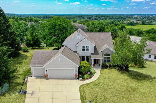 1621 Hunter Road, Waukesha, WI, 53189 | Card Image