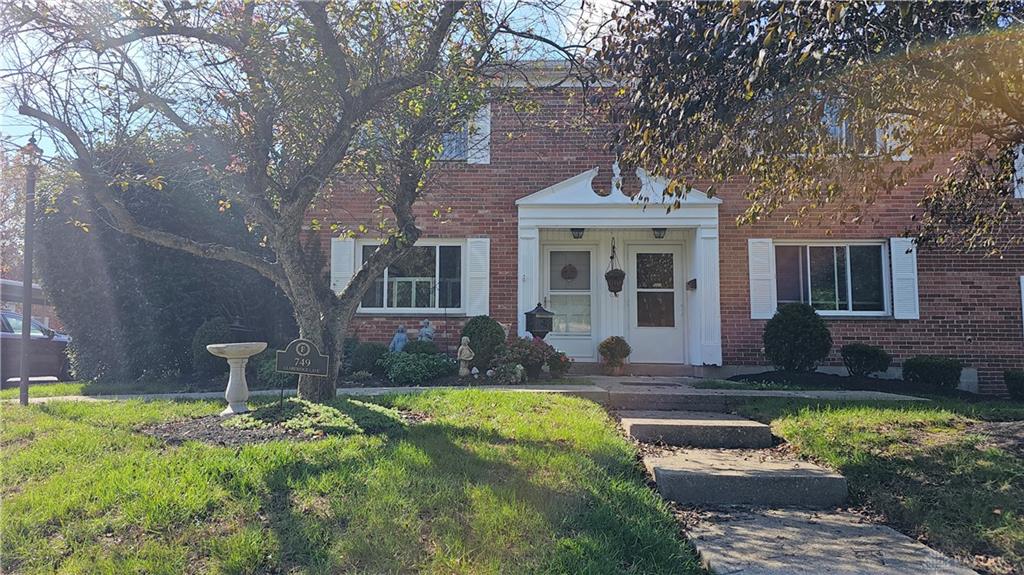 Clareridge Ln, Dayton, OH 45458