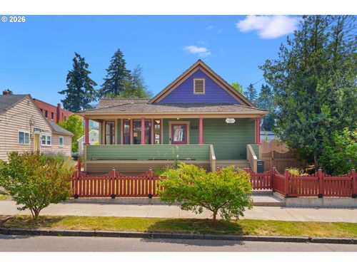 806 Washington St, Oregon City, OR, 97045-1945 | Card Image