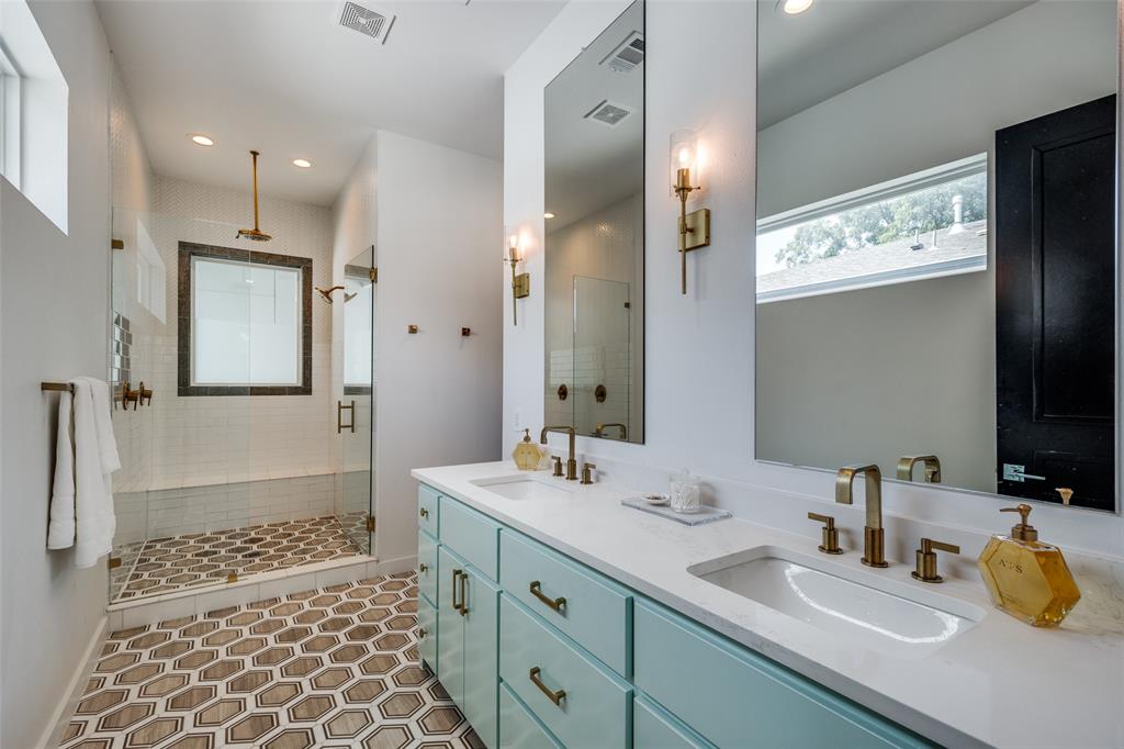 Hall St, Dallas, TX 75235