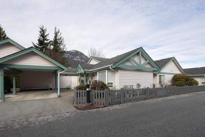 6 - 1201 Pemberton Ave, Townhouse with 2 bedrooms, 1 bathrooms and 1 parking in Squamish BC | Image 1