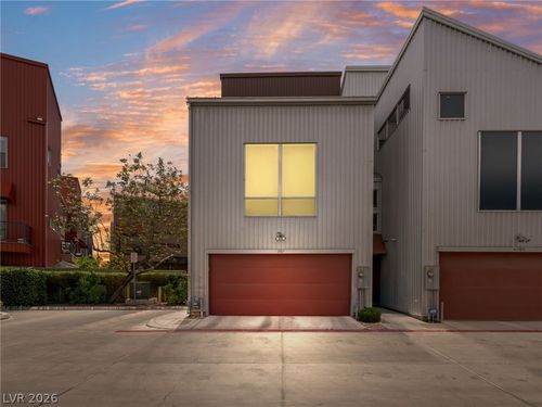 2007 Pin Oak Ave, Las Vegas, NV, 89101-5644 | Card Image