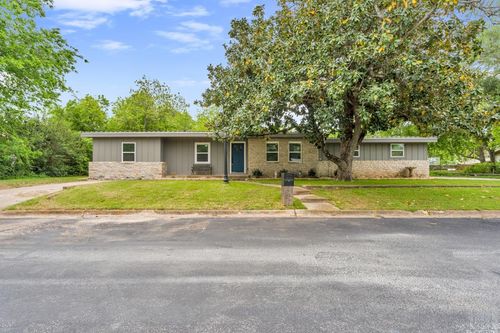 407 E Kerr Street, Burnet, TX, 78611 | Card Image