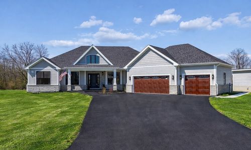 10408 Henning Dr, Huntley, IL, 60142-8605 | Card Image
