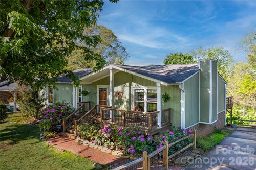 34 Knoll Ridge Dr, Asheville, NC, 28804-1143 | Card Image