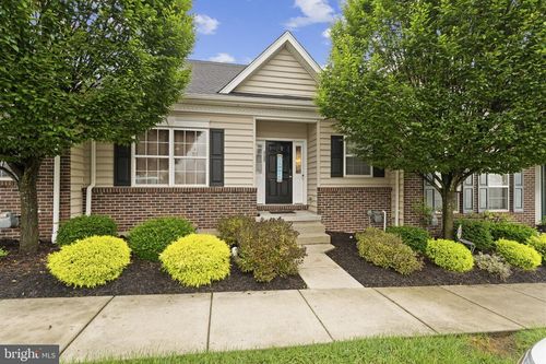 2127 Hidden Meadows Ave, PENNSBURG, PA, 18073-1270 | Card Image