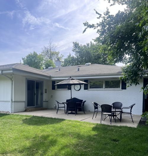 703 Park Dr, Flossmoor, IL, 60422-1118 | Card Image