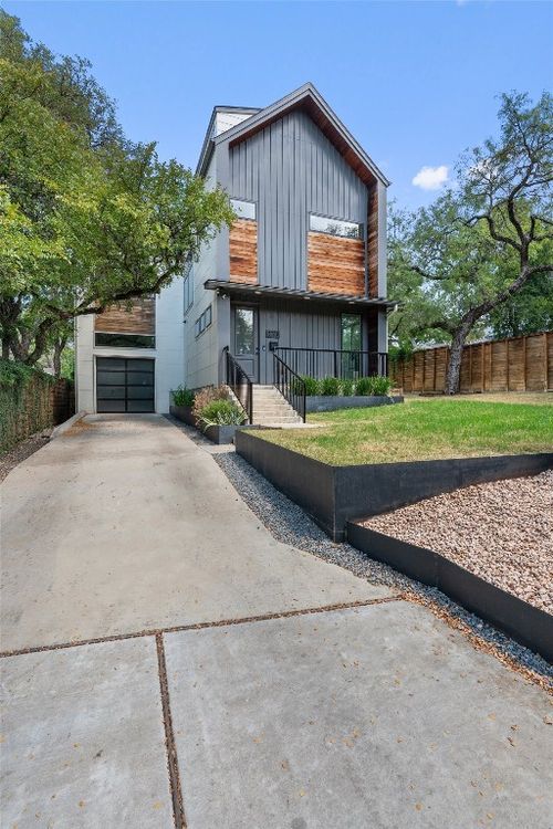 2200 La Casa Dr, Austin, TX, 78704-4725 | Card Image
