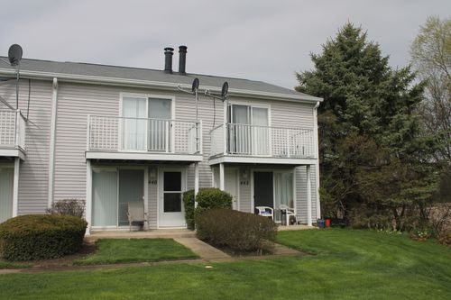 440-440 Meadow Green Ln, Round Lake Beach, IL, 60073-1343 | Card Image