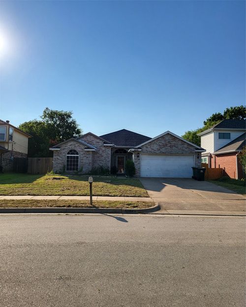 2205 Villanova St, Arlington, TX, 76018-2550 | Card Image