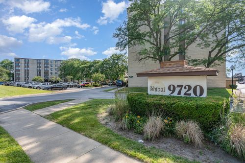 104-9720 S Pulaski Rd, Oak Lawn, IL, 60453 | Card Image