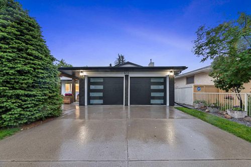 931 Parkwood Way Se, Calgary, AB, T2J3V4 | Card Image