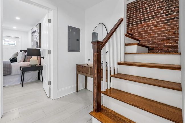 APT-1 - 162 W Concord St, Condo with 2 bedrooms, 2 bathrooms and 1 parking in Boston MA | Image 17
