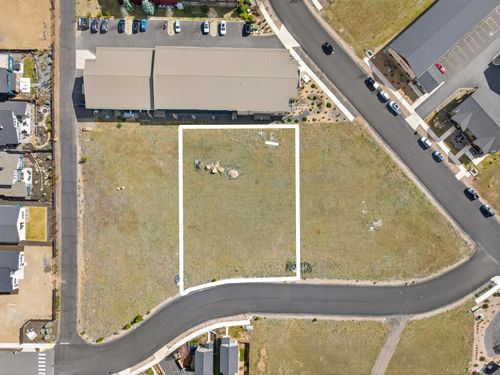7-1052 N Jantzen Ln, Sisters, OR, 97759-2693 | Card Image