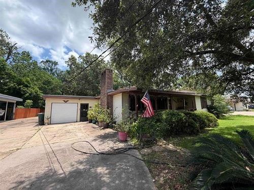 2890 W Lucas Dr, Beaumont, TX, 77706-7815 | Card Image