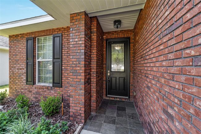 2127 Ne 38 Th Ter, House other with 3 bedrooms, 2 bathrooms and null parking in Ocala FL | Image 4
