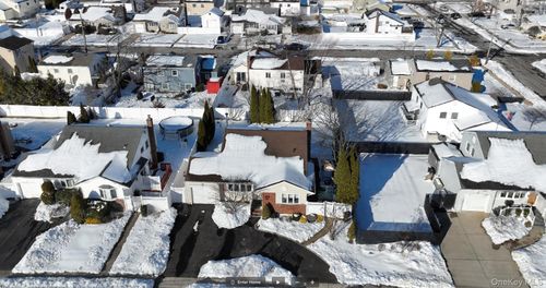 237 Linden St, Massapequa Park, NY, 11762-1013 | Card Image